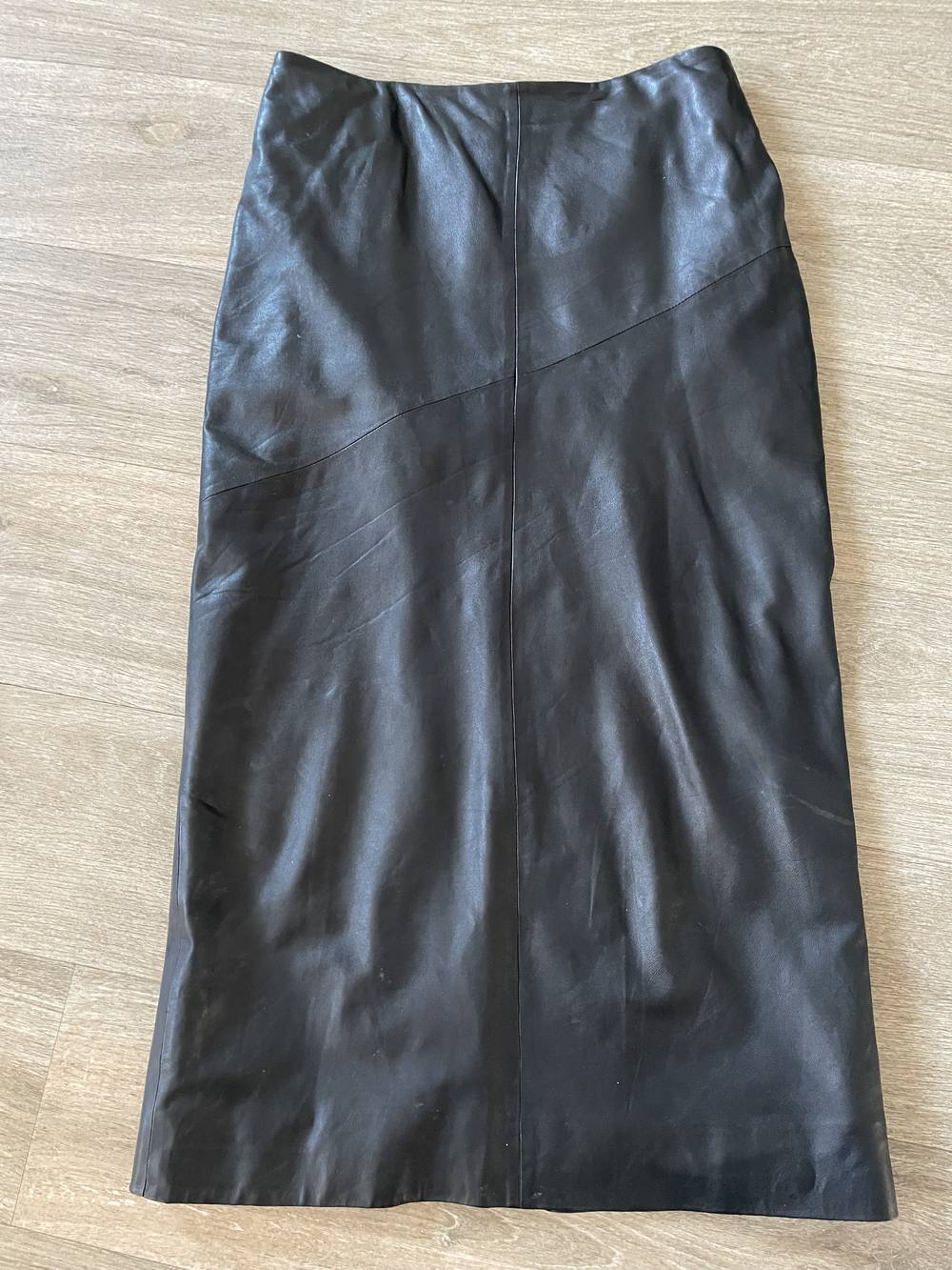 Jupe crayon en cuir, à plat
